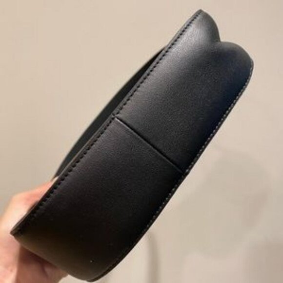 THE ROW Leather shoulder bag - Compact and convenient for travel - Picture 2 of 5